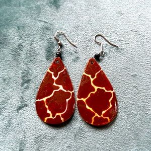 Giraffe inspired dangle earrings